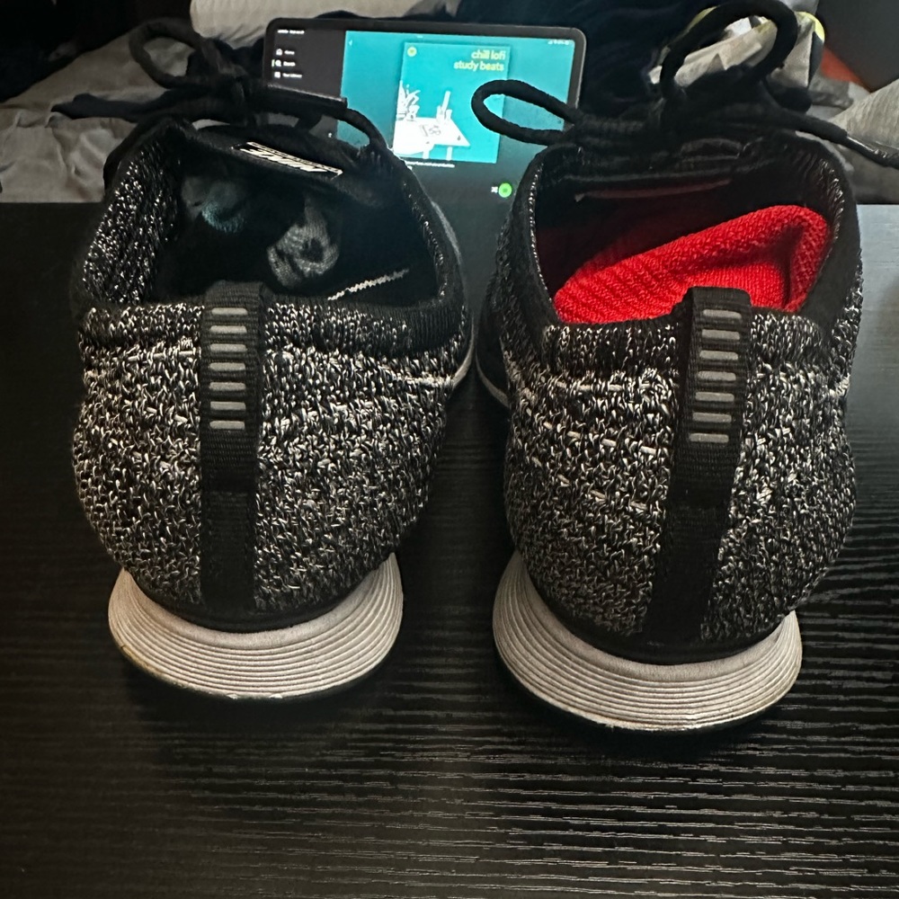 Nike Flyknit Racer Oreo - Picture 2 of 6